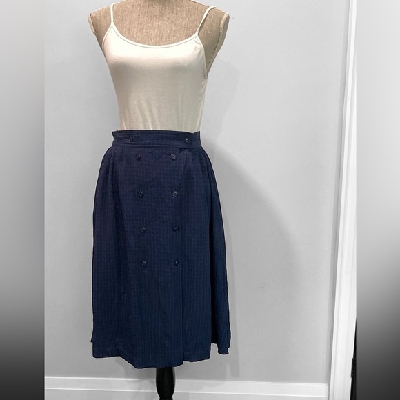 Looks Blue Pleated Buttoned Flowy Skirt Size Medium 9/10 - Picture 3 of 13